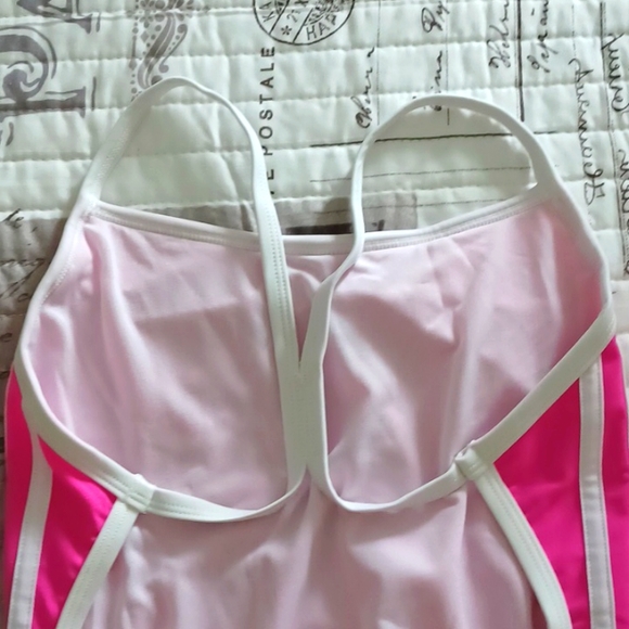 ADIDAS Swimsuit 🩱. Size 32 - Picture 4 of 7